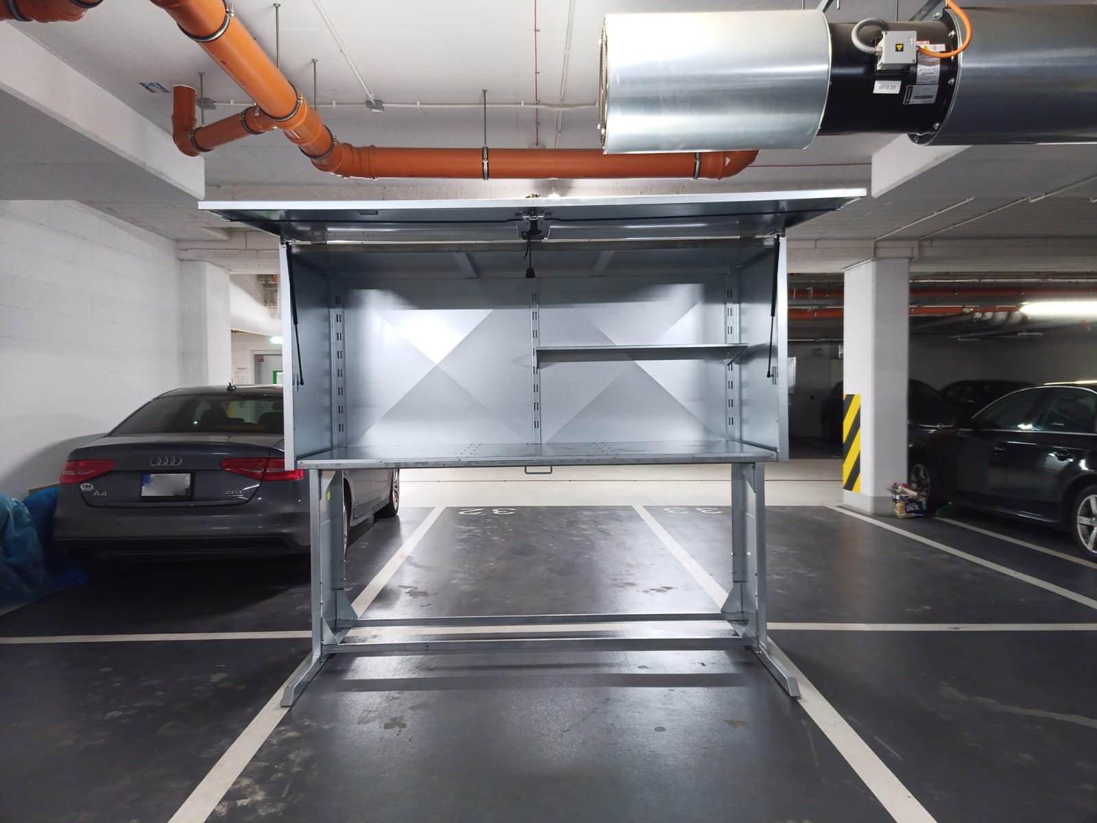 Boks metalowy do parkingu bez zezwolenia spólnoty mieszkaniowej