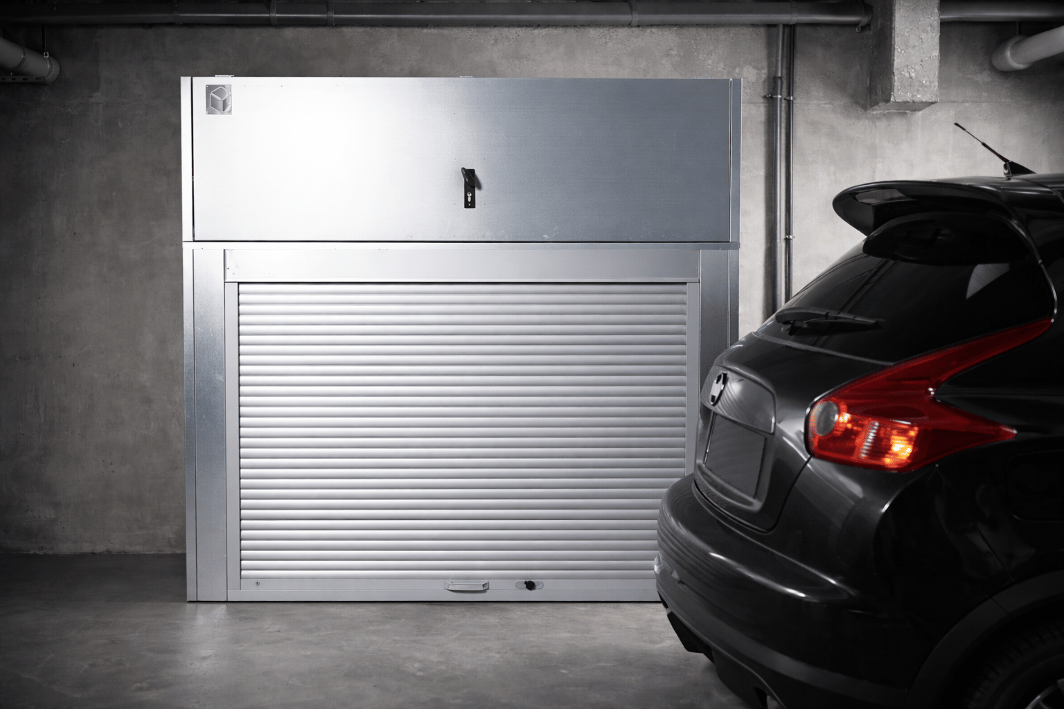 Szafy garażowe – kompleksowy przewodnik po&nbsp;funkcjonalnych rozwiązaniach do&nbsp;nowoczesnego garażu