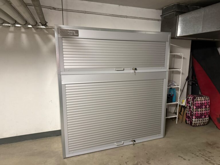 Double-Decker box with a roller shutter